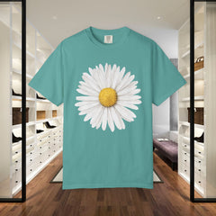 Daisy Graphic T-Shirt for Nature Lovers