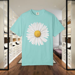 Daisy Graphic T-Shirt for Nature Lovers