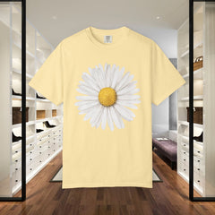 Daisy Graphic T-Shirt for Nature Lovers
