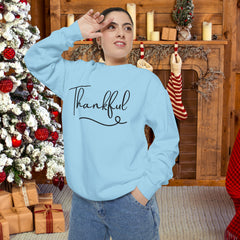Thankful Sweatshirt - Cozy Unisex Garment with Inspirational Vibe,