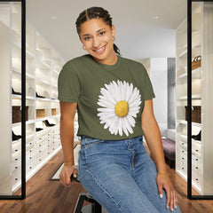 Daisy Graphic T-Shirt for Nature Lovers