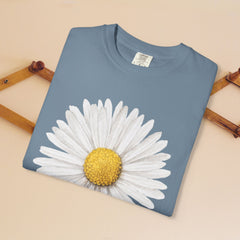 Daisy Graphic T-Shirt for Nature Lovers