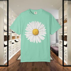 Daisy Graphic T-Shirt for Nature Lovers