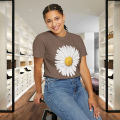 Daisy Graphic T-Shirt for Nature Lovers