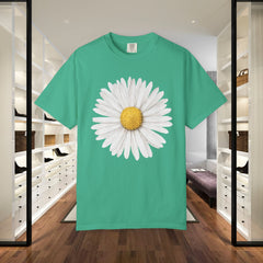 Daisy Graphic T-Shirt for Nature Lovers