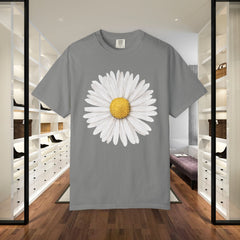Daisy Graphic T-Shirt for Nature Lovers