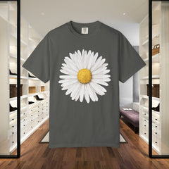 Daisy Graphic T-Shirt for Nature Lovers