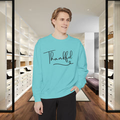 Thankful Sweatshirt - Cozy Unisex Garment with Inspirational Vibe,