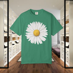 Daisy Graphic T-Shirt for Nature Lovers
