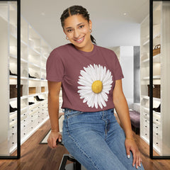 Daisy Graphic T-Shirt for Nature Lovers