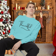 Thankful Sweatshirt - Cozy Unisex Garment with Inspirational Vibe,