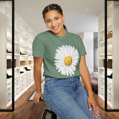 Daisy Graphic T-Shirt for Nature Lovers