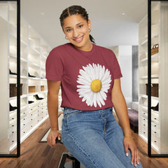 Daisy Graphic T-Shirt for Nature Lovers
