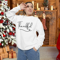 Thankful Sweatshirt - Cozy Unisex Garment with Inspirational Vibe,