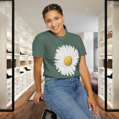 Daisy Graphic T-Shirt for Nature Lovers