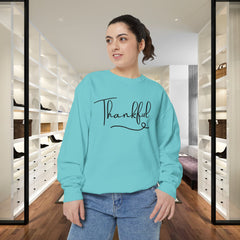Thankful Sweatshirt - Cozy Unisex Garment with Inspirational Vibe,