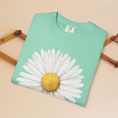 Daisy Graphic T-Shirt for Nature Lovers