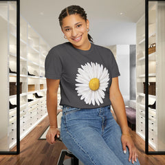 Daisy Graphic T-Shirt for Nature Lovers