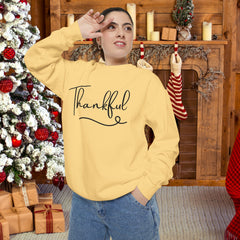 Thankful Sweatshirt - Cozy Unisex Garment with Inspirational Vibe,