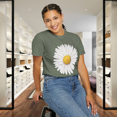 Daisy Graphic T-Shirt for Nature Lovers