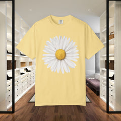 Daisy Graphic T-Shirt for Nature Lovers